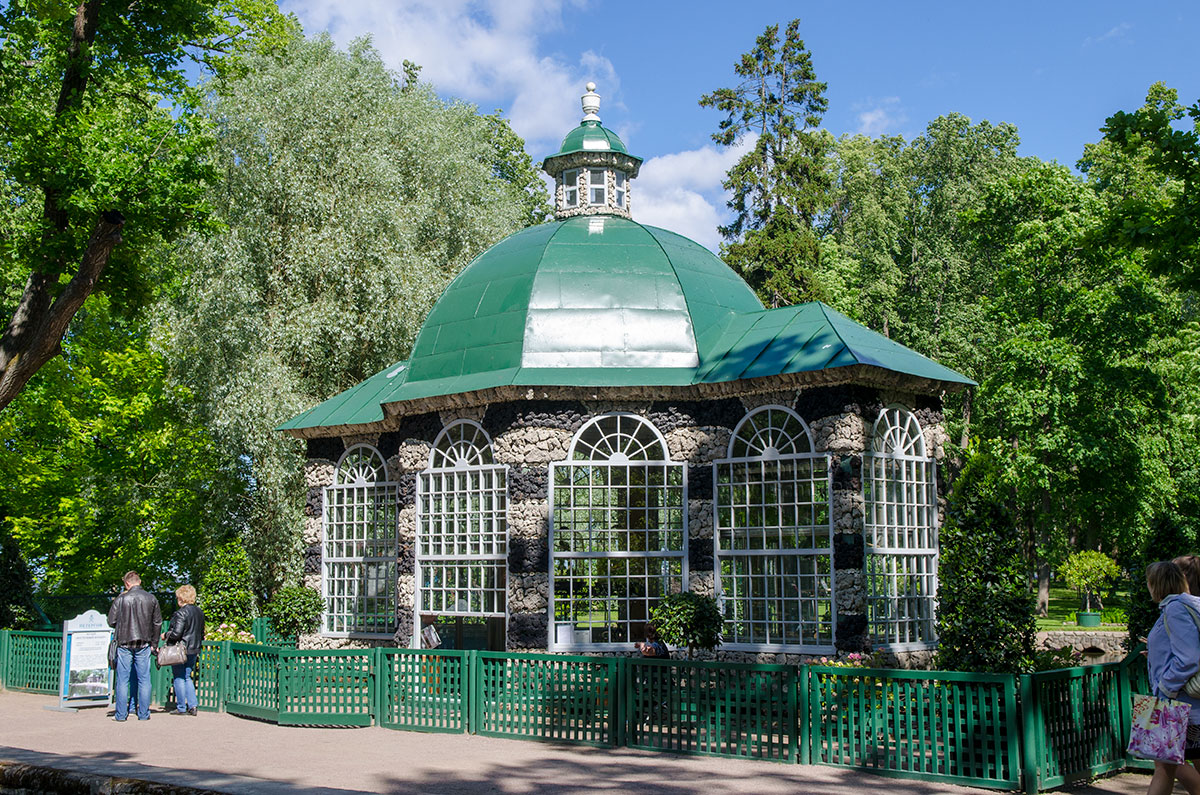 Вольеры Петергофа