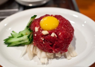 1322108835KoreanBeefTartare.jpg