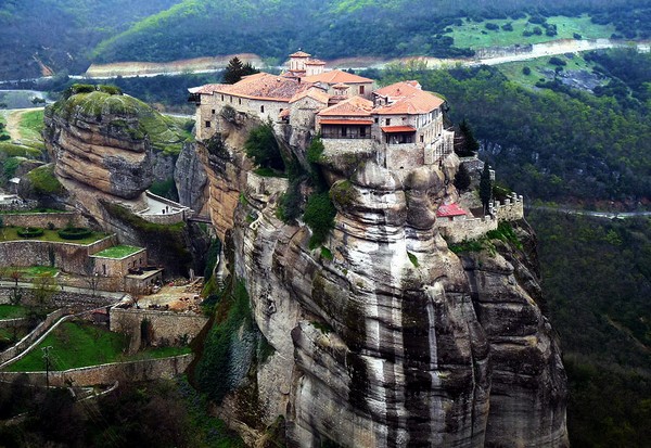 most-beautiful-monasteries-13.jpg
