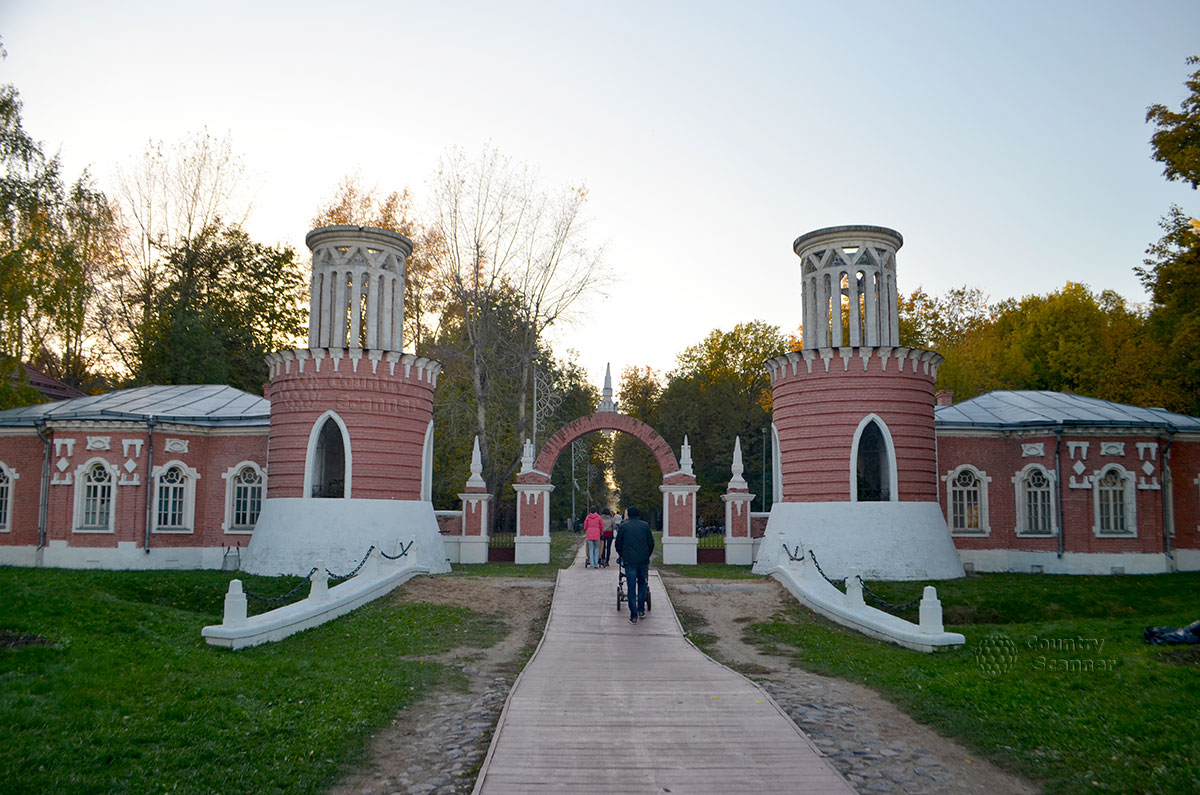 Воронцовский парк в москве