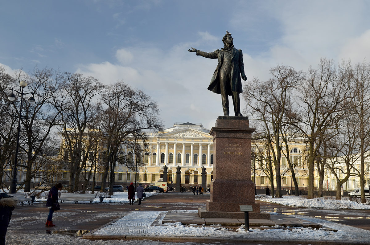 Площадь искусств питер