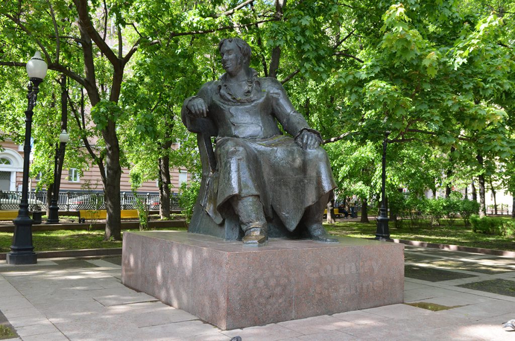pamyatnik-krylovu-countryscanner-1-1024x678.jpg