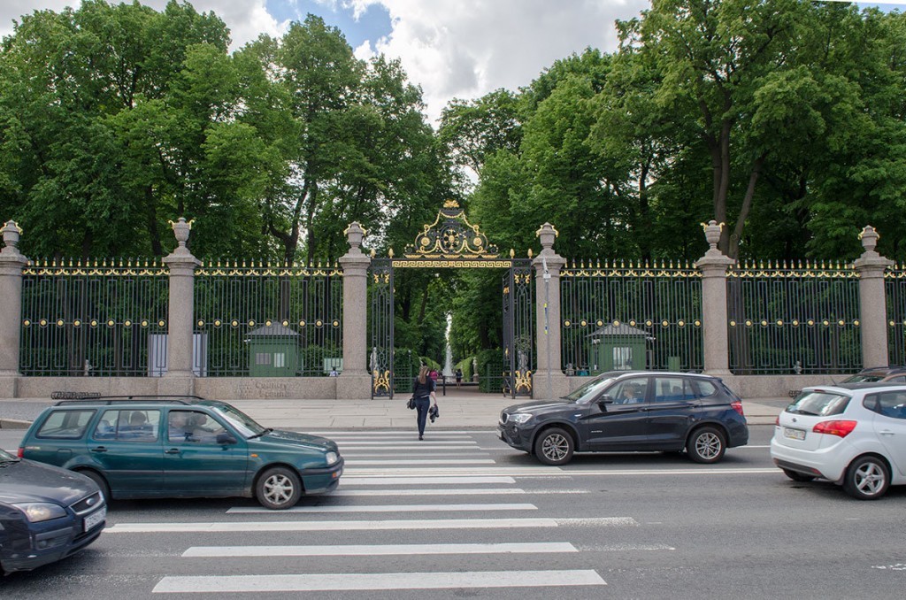 letniy-sad-v-sankt-peterburge-countryscanner-1-1024x678.jpg