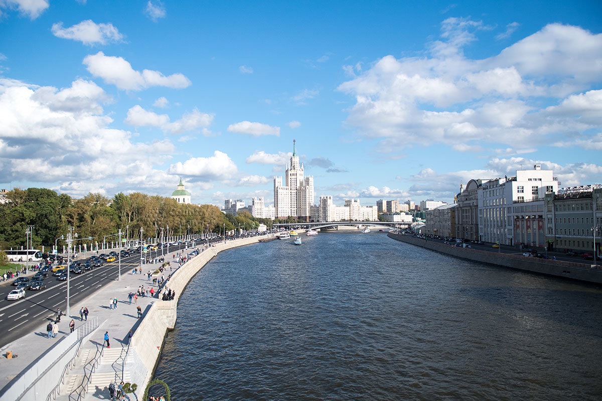 Устьинская набережная москва