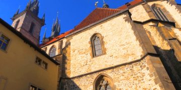 Новость 28-04-2018 Двум голландцам грозит 10 лет тюрьмы за хулиганство в Праге