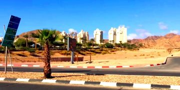 Новость 28-04-2018 Погода в Израиле: сильные дожди повредили крышу отеля в Эйлате