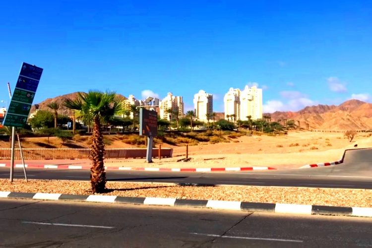 Новость 28-04-2018 Погода в Израиле: сильные дожди повредили крышу отеля в Эйлате