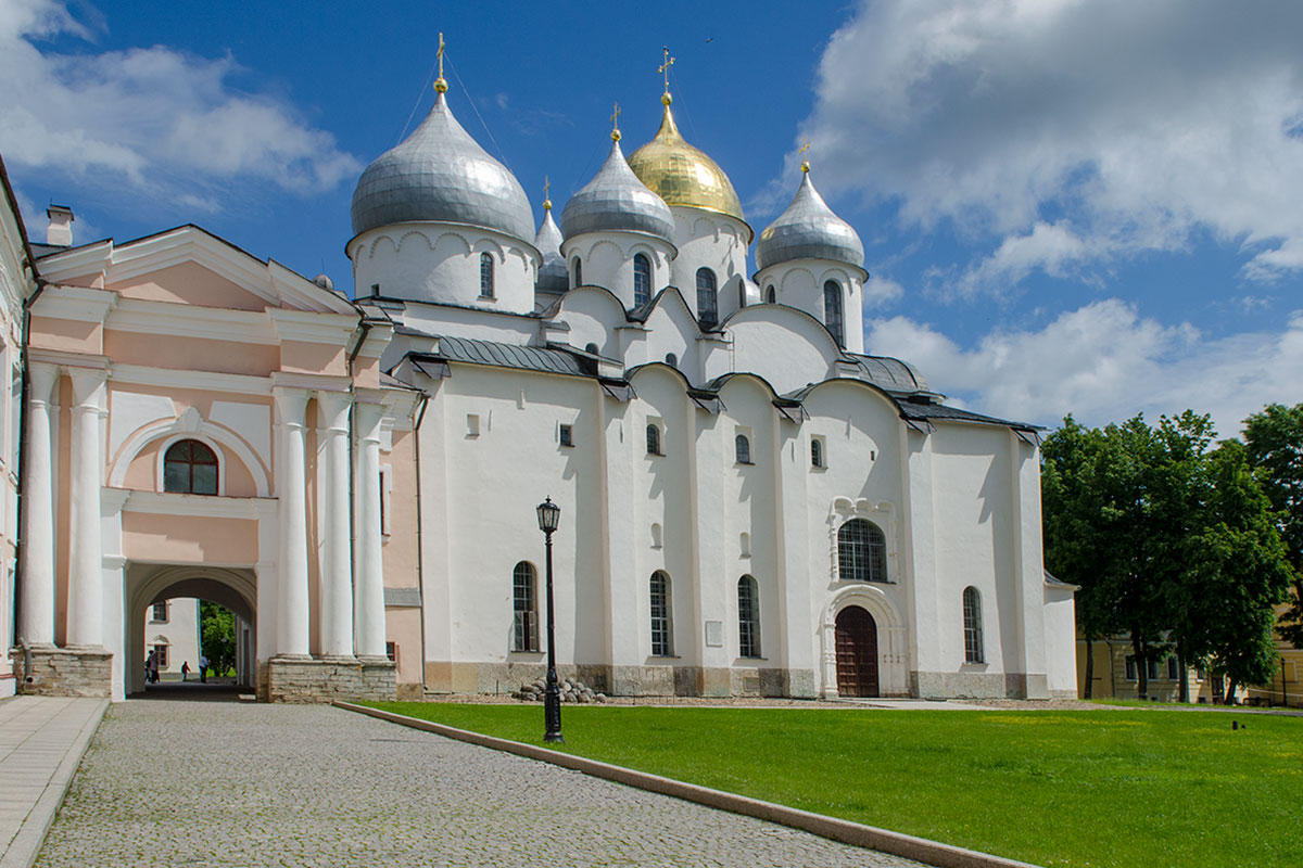 Сайт церквей новгорода. Храм Святой Софии в Великом Новгороде.