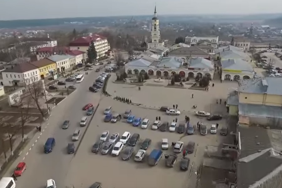 Погода в боровске калужской на неделю. Площадь города Боровск. Боровск Калужская область. Боровск центр города. Боровск Центральная площадь.