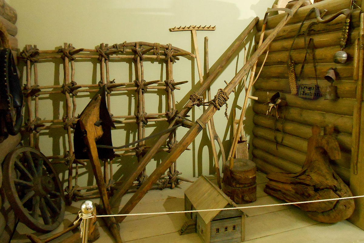 Пермский краеведческий музей сохранил и демонстрирует большую коллекцию сельскохозяйственных орудий, преимущественно из дерева.