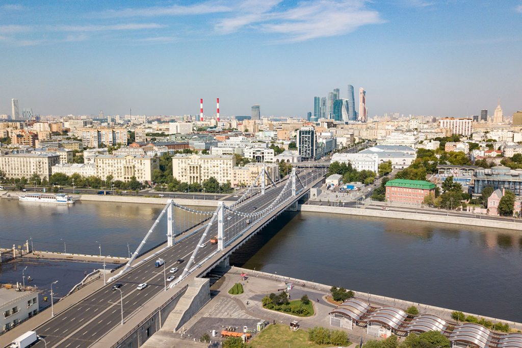 Крымский мост в Москве