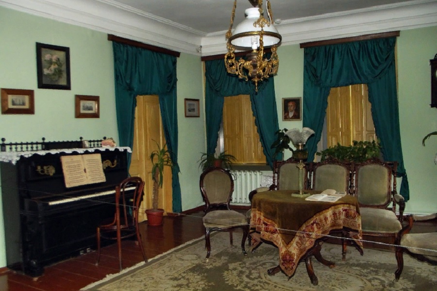 Музей "Домик Чехова" столовая (2008 год). Редакционное фото № 1340811, фотограф