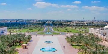 В Шардже состоялась установка памятной скульптуры