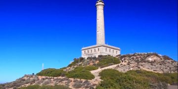 Канарские острова открыли отель-маяк