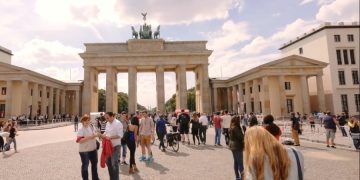 Исследование Spring Travel Trends: спонтанные туристы более счастливые