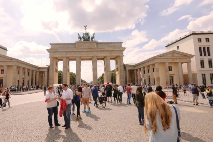 Исследование Spring Travel Trends: спонтанные туристы более счастливые