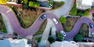 Популярная в Сан-Франциско улица - Ломбард-стрит, может стать платной