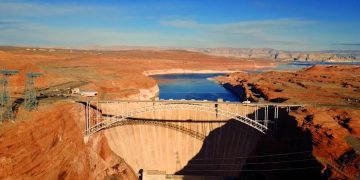 Horseshoe Bend сделает платной парковку из-за наплыва туристов