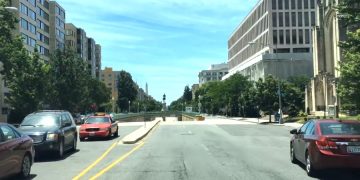 В Национальном архивном музее Вашингтона экспонируют 2 ключевых документа