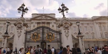 Молодежь верит соцсетям во время бронирования отпуска