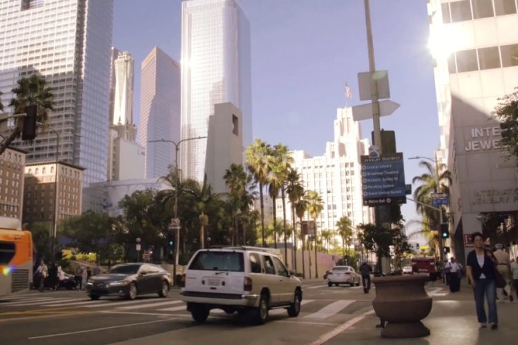 Живописные сюжеты художника А. Джалута представили в Лос-Анджелесе