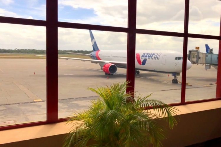 Около 1000 вещей туристы забывают в аэропорту Лос-Анджелеса ежедневно