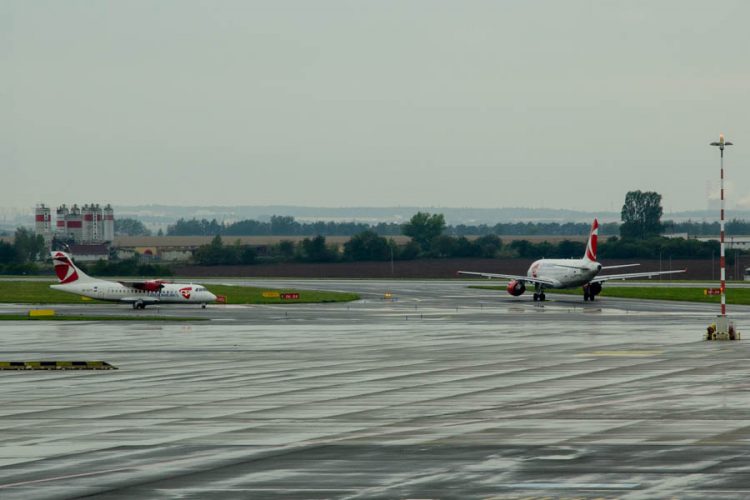 Камеры на сиденьях самолетов могут запретить