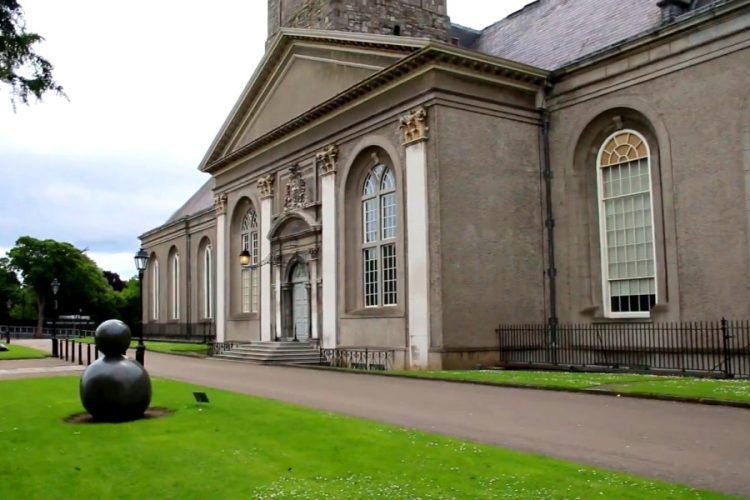 В Ирландском Музее современного искусства проходит выставка Сальседо