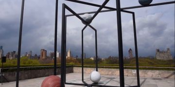 На крыше Музея искусств Метрополитен в Нью-Йорке появился необычный объект