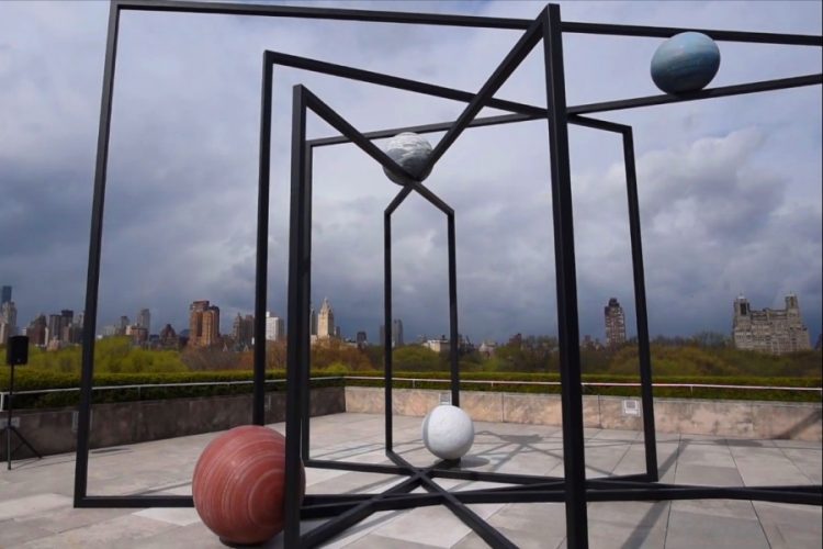 На крыше Музея искусств Метрополитен в Нью-Йорке появился необычный объект