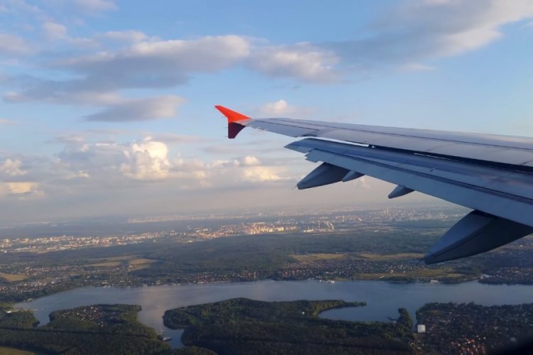 Посадочный талон уходит в прошлое: откуда у авиакомпаний появились наши биометрические данные?