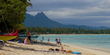 Туристка подверглась нападению акулы на Гавайях