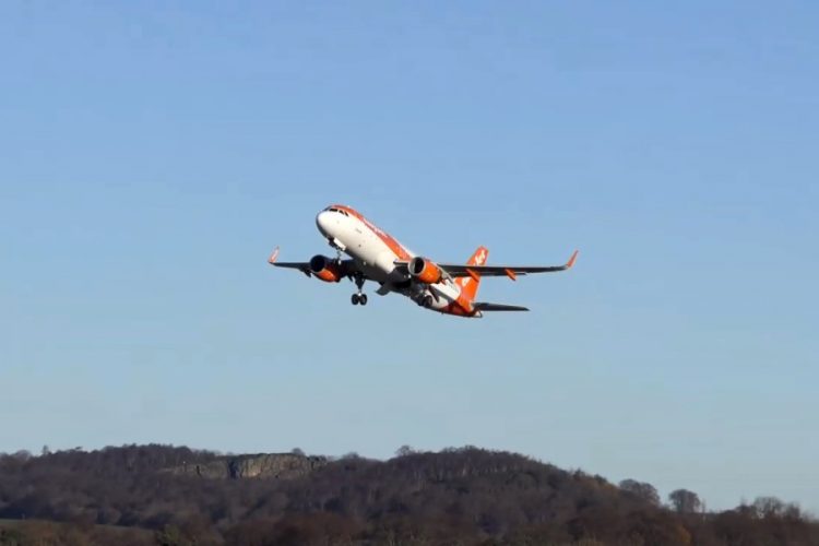 Авиакомпания EasyJet запрещает арахис на своих рейсах
