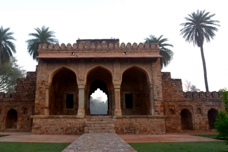 Резиденции королевских особ в Индии рушатся из-за человеческого безразличия