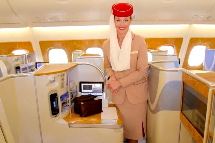 Авиакомпания Emirates представляет пасхальное меню