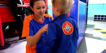 Все больше аэропортов устанавливают детские площадки