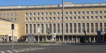 Аэропорт Темпельхоф в Берлине станет культовой достопримечательностью