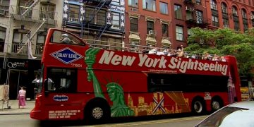 Выставка Музея современного искусства демонстрирует работы Джадда