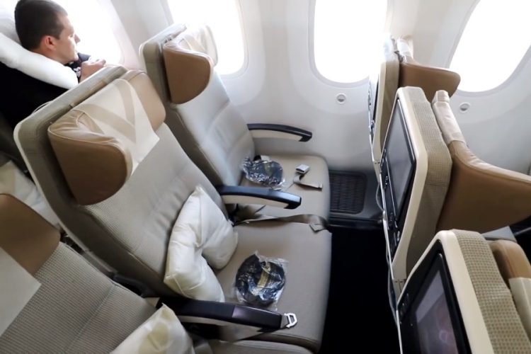 Etihad Airways выполнит рейс без использования одноразовых пластмасс