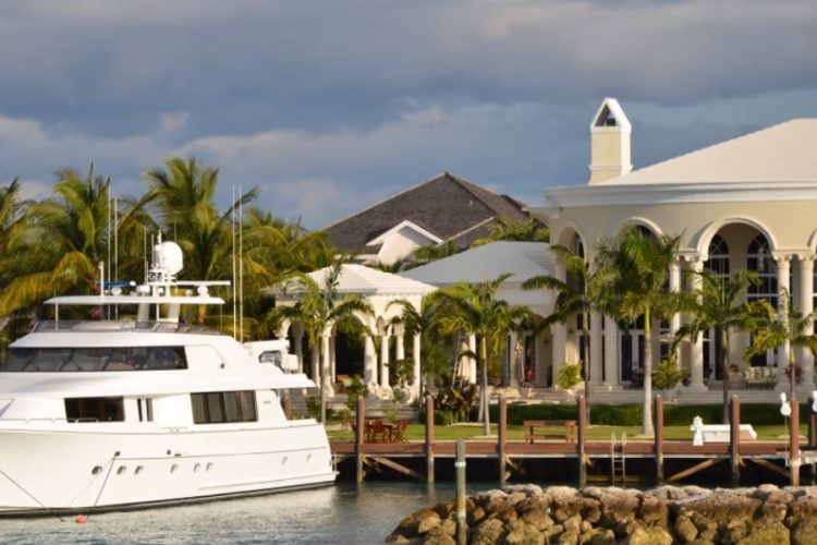 новость 13-05-2019 Багамские острова будет продвигать Ленни Кравитц