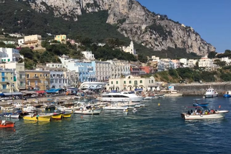 новость 07-05-2019 Остров Капри и его красота под серьезной угрозой