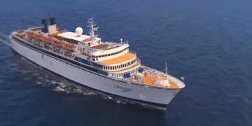 новость 04-05-2019 Круизное судно Freewinds покидает Сент-Люсию после карантина