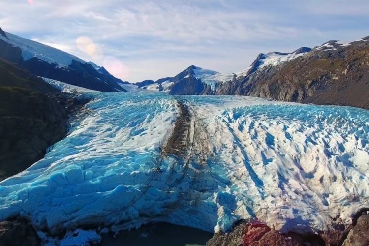 На берегу Берингова моря из-за потепления находят доисторические артефакты