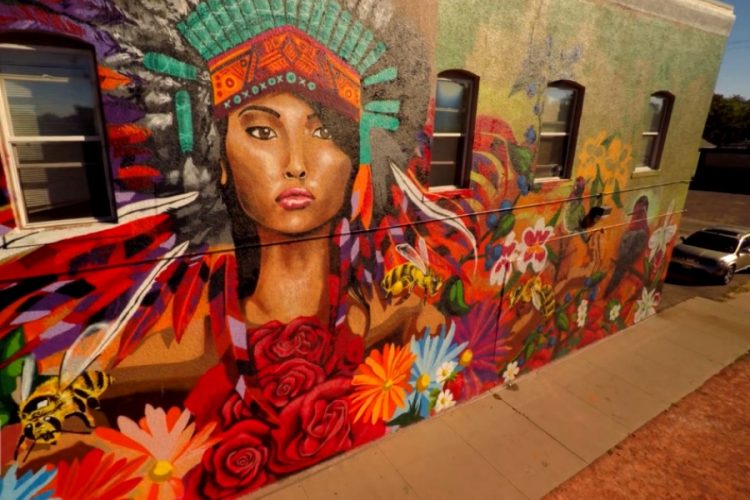 Художественный музей Денвера приглашает на выставку дизайнеров