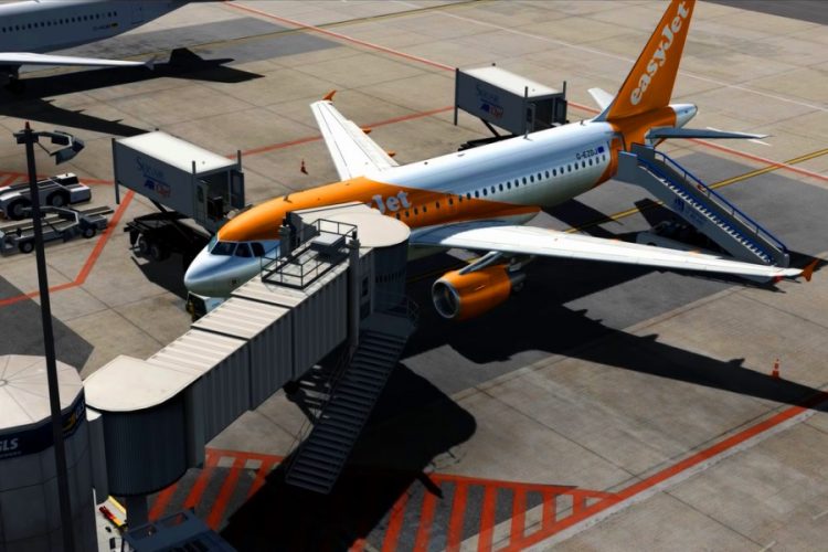 Авиакомпания Easyjet сняла с рейса пассажира из-за домогательств