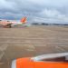 Самолет авиакомпании EasyJet едва не столкнулся во время взлета с другим бортом