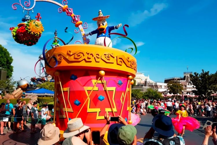Парижский Диснейленд предлагает скидки до 30%
