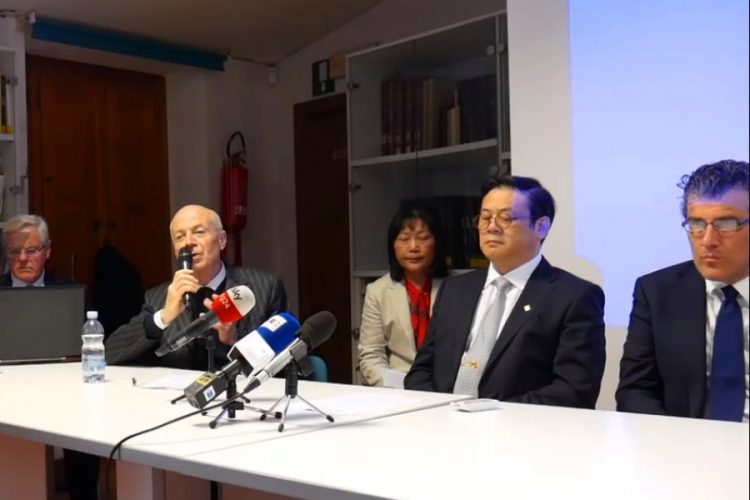 Эксперты: итальянский музей ошибается насчет локона да Винчи