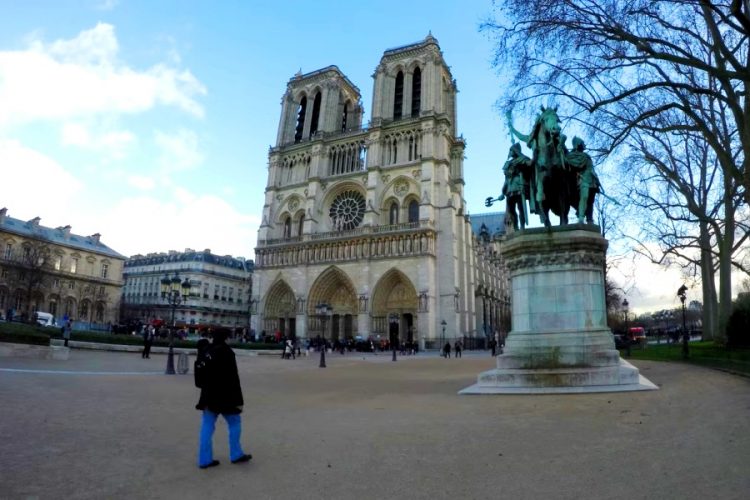 Собор Нотр-Дам в Париже восстановят в прежнем виде