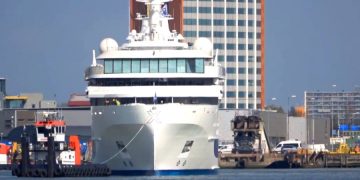 Royal Caribbean представили новый корабль на Галапагосских островах